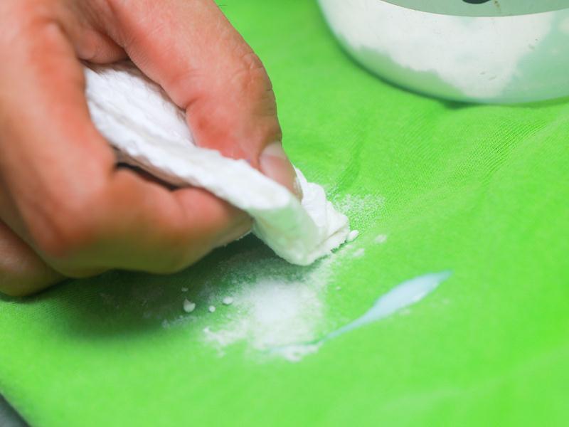 Yapıştırıcı Lekesi Nasıl Çıkar?